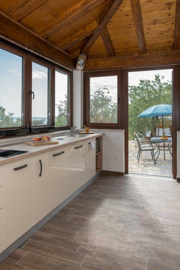 Poseydon Beach Bungalow 米利尼 外观 照片