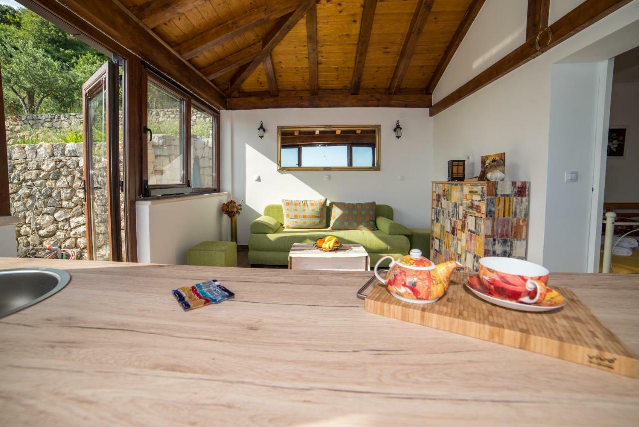 Poseydon Beach Bungalow 米利尼 外观 照片