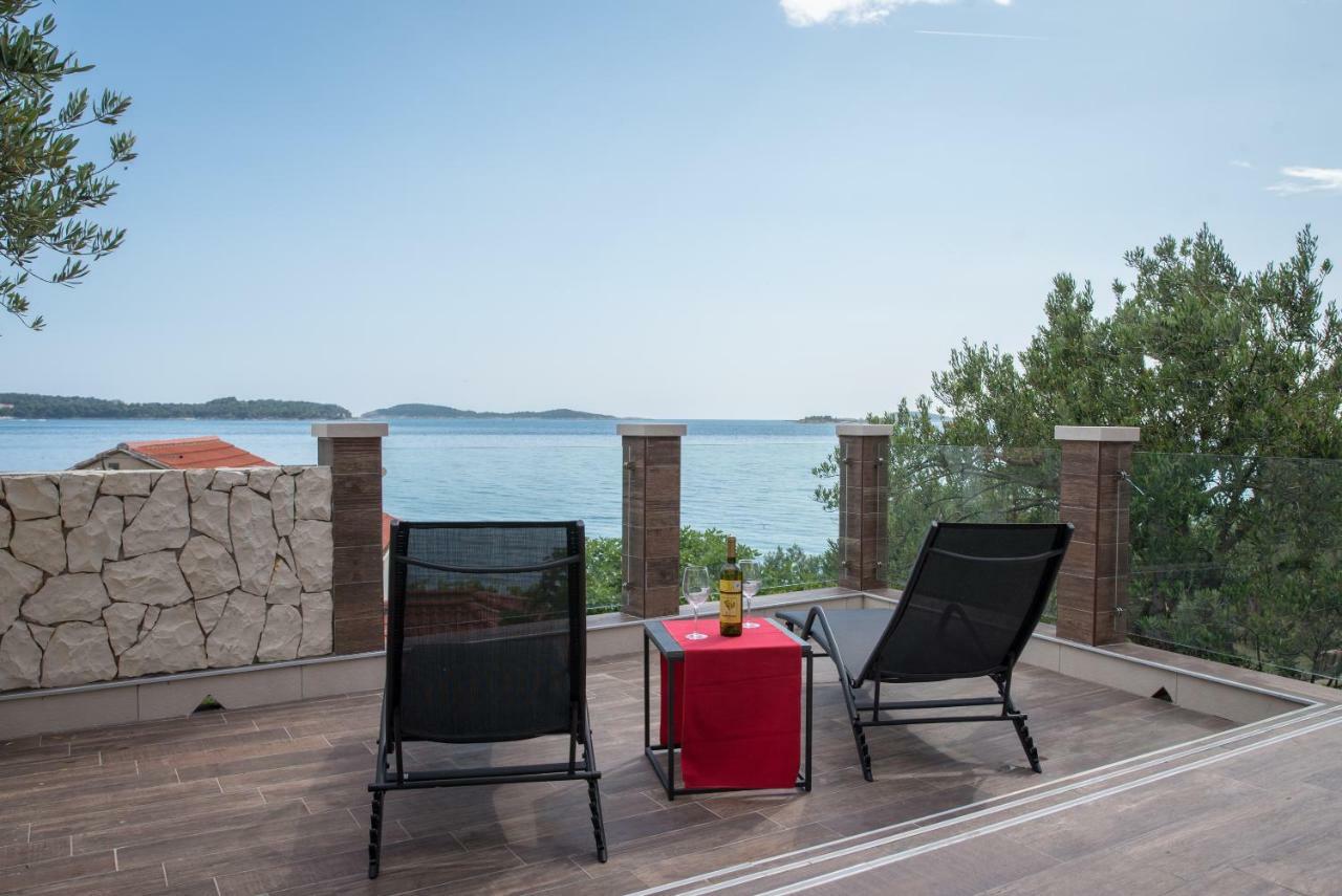 Poseydon Beach Bungalow 米利尼 外观 照片
