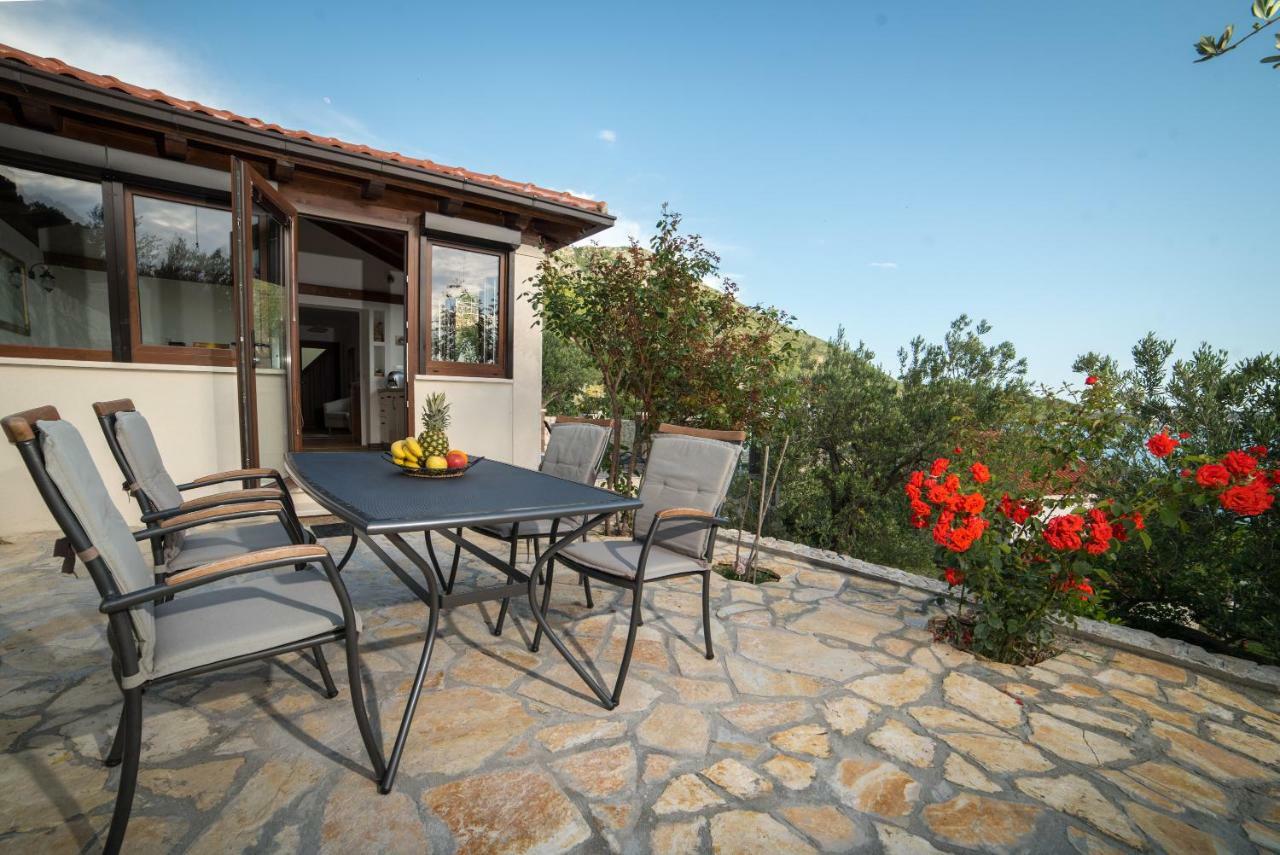 Poseydon Beach Bungalow 米利尼 外观 照片