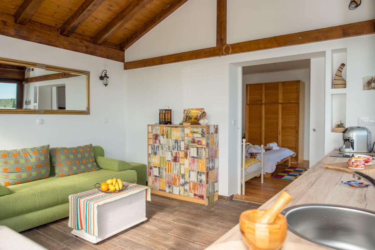 Poseydon Beach Bungalow 米利尼 外观 照片
